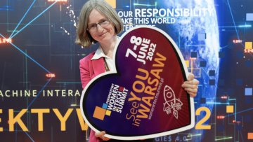 Image of Jagoda with the prize