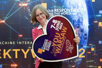 Image of Jagoda with the prize