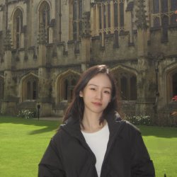Photo of Yue at Magdalen College (not her own college)