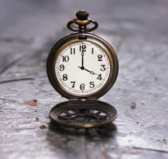 Clock at 4pm Clock at 4pm