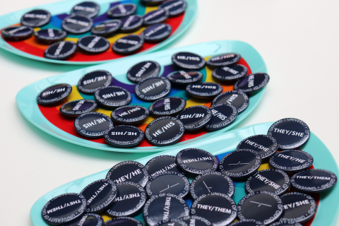 Pronoun badges